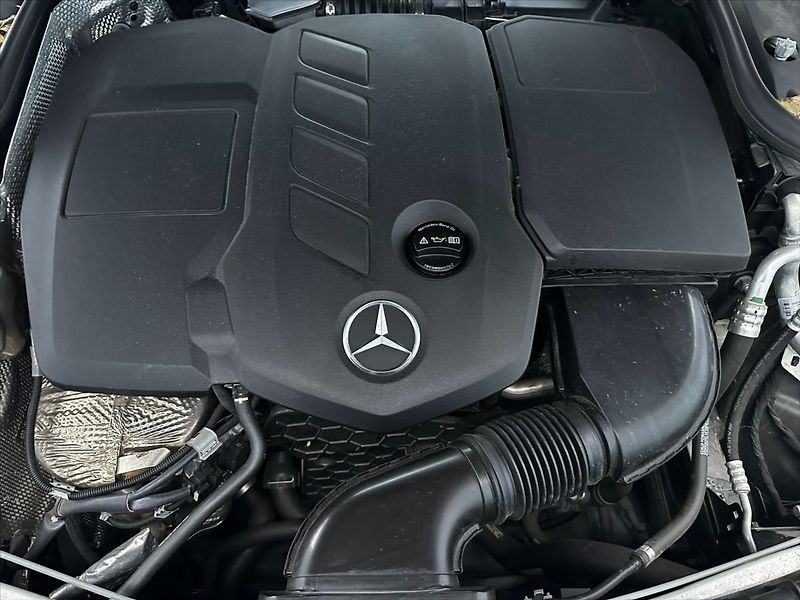 Mercedes-Benz Třídy E 2,0 220D 143kW - fotka 44 z 44