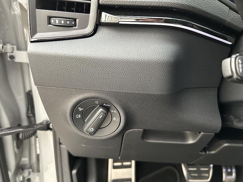 Škoda Karoq 2.0 TDI 4x4 SportLine - fotka 12 z 28