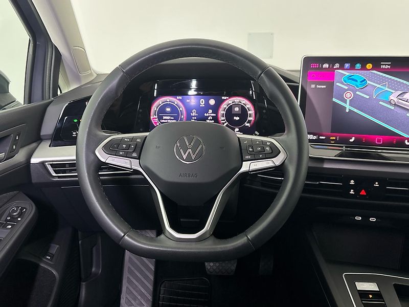 Volkswagen Golf Life DSG - fotka 18 z 28