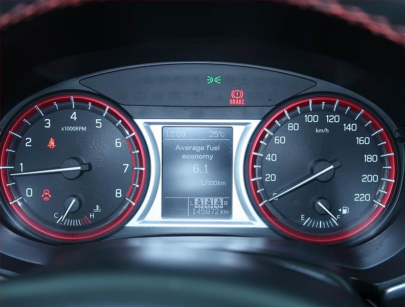 Suzuki Vitara (2018) 1.4 BoosterJet, Serv.kniha - fotka 11 z 17