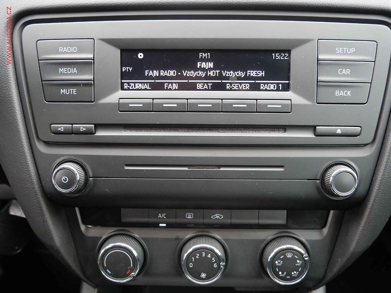 Škoda Octavia (2013) 1.2 TSi, AC, tempo, park - fotka 11 z 15
