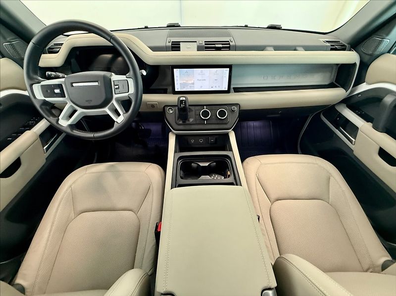 Land Rover Defender 3,0 110 SE D200 - fotka 8 z 27