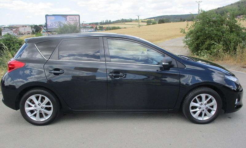 Toyota Auris 1.6i VVTi*AUTOM*NAVI*VÝHŘEV*TZ - fotka 6 z 47