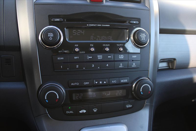 Honda CR-V 2.0i-VTEC 4x4 A/T EXECUTIVE ČR - fotka 18 z 20