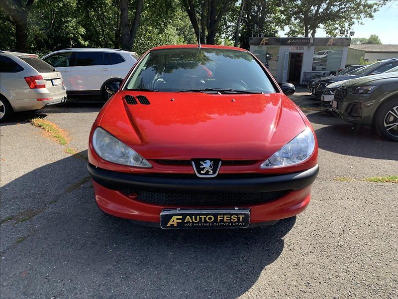 Peugeot 206 1,1 i,ČR - fotka 2 z 16