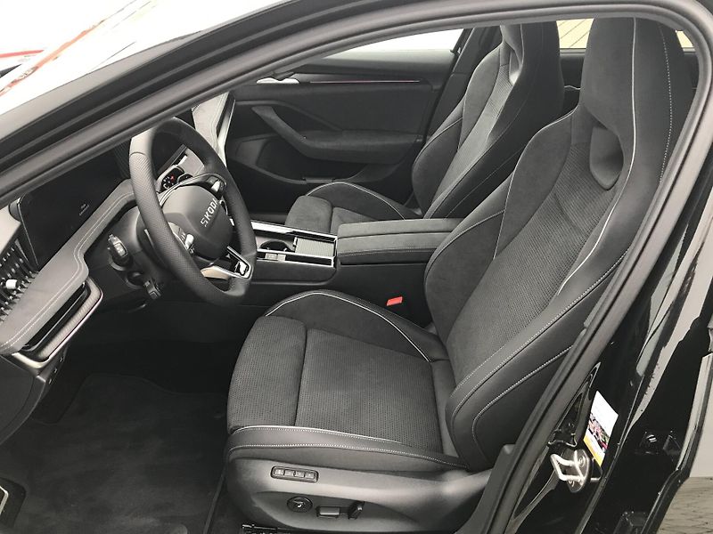Škoda Superb (2025) Sportline 7DSG 2,0TDI - fotka 7 z 24
