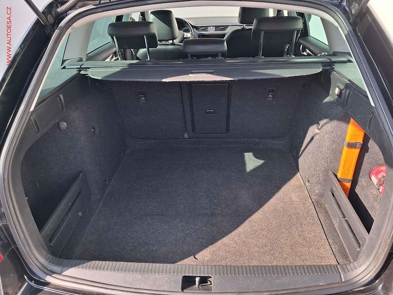 Škoda Octavia (2018) 2.0 TDi, Style. LED, +sada - fotka 7 z 19