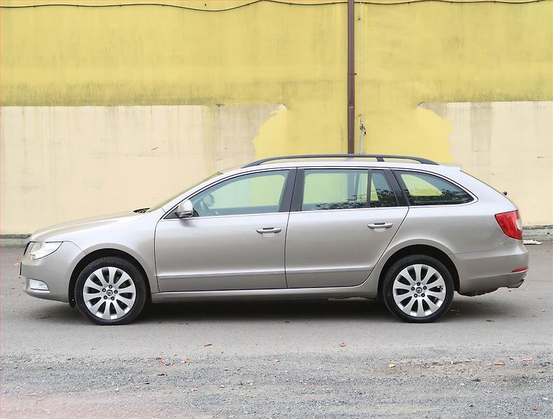 Škoda Superb (2011) 2.0 TDI, 4X4, Tempomat - fotka 3 z 21