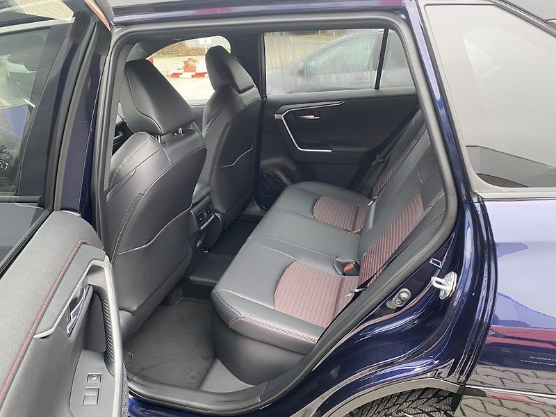 Toyota RAV4 2.5 Plug-in 185 Selection - fotka 10 z 23