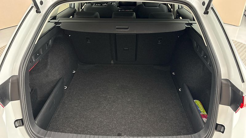Škoda Octavia 2.0 TDI Style Combi - fotka 17 z 25