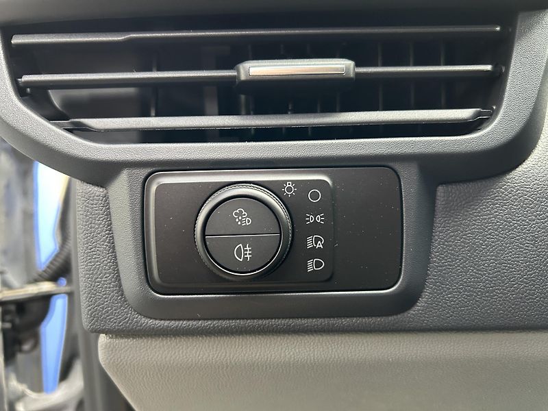 Ford Tourneo Custom Titanium X L2 2.0EcoBlue 125kW - fotka 22 z 37
