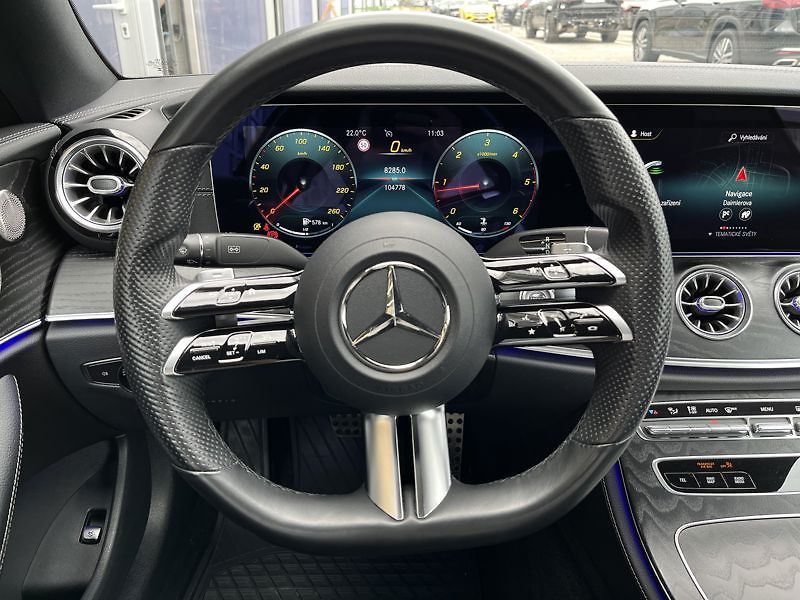 Mercedes-Benz Třídy E E-Třída 220 d 4MATIC kupé AMG - fotka 11 z 19