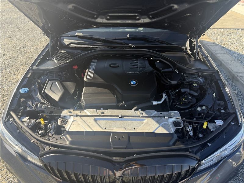 BMW Řada 3 2,0 330i, M-sport,X-drive,CZ, - fotka 28 z 33