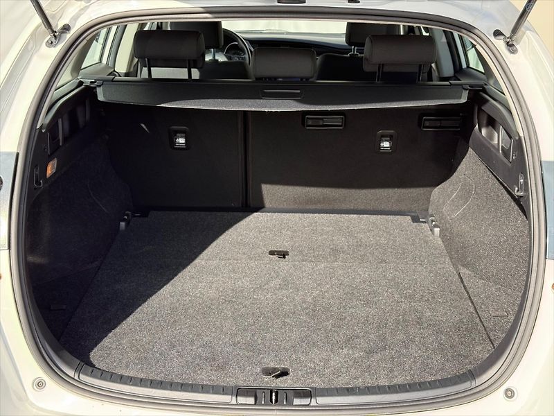 Toyota Auris 1,6 Active Trend - fotka 20 z 20