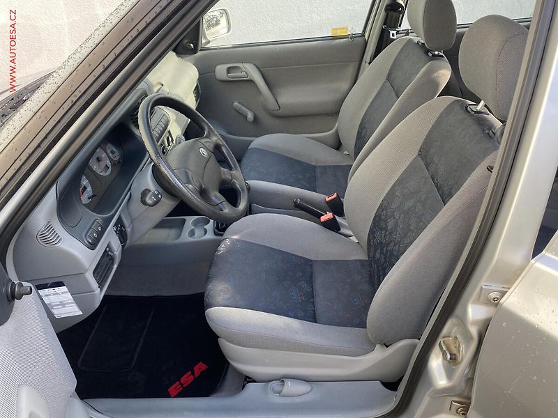 Škoda Felicia (2000) 1.3i, ČR, šíbr, centrál - fotka 9 z 14