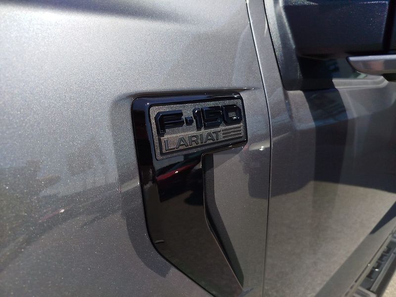 Ford F-150 (2026) Lariat 5,0 298 kW - fotka 35 z 37