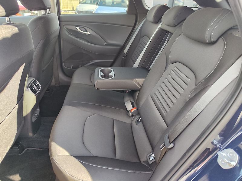 Hyundai i30 1.5 T-GDI/103kW Style DCT - fotka 11 z 31