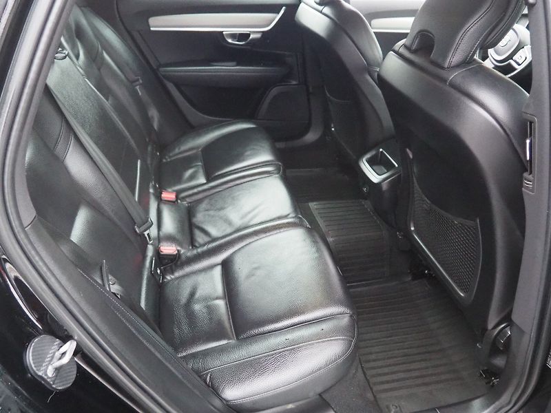 Volvo V90 (2022) B4, Momentum Pro - fotka 18 z 50
