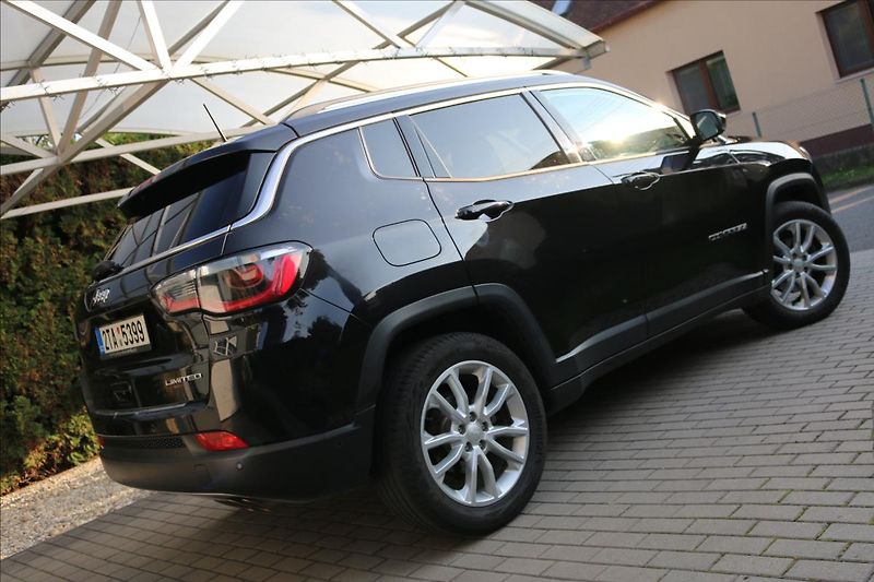 Jeep Compass 1,3 110 kW , ČR - fotka 6 z 47