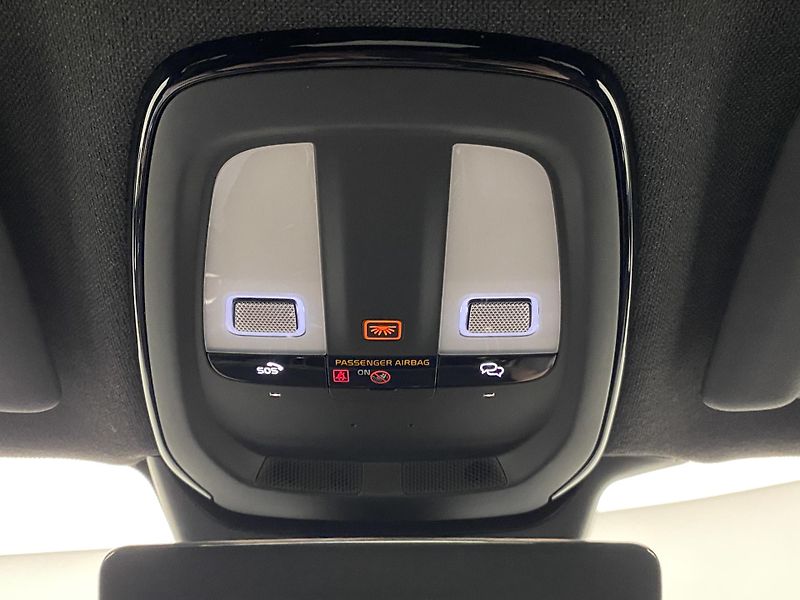 Volvo XC40 PURE ELECTRIC RECHARGE PLUS - fotka 29 z 55
