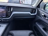 Volvo XC60 B5 AWD PLUS DARK // REZERVACE - náhled 22