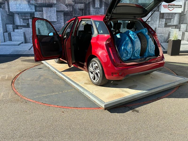 Citroën C4 Picasso (2014) 2.0HDi, 110KW - fotka 9 z 19