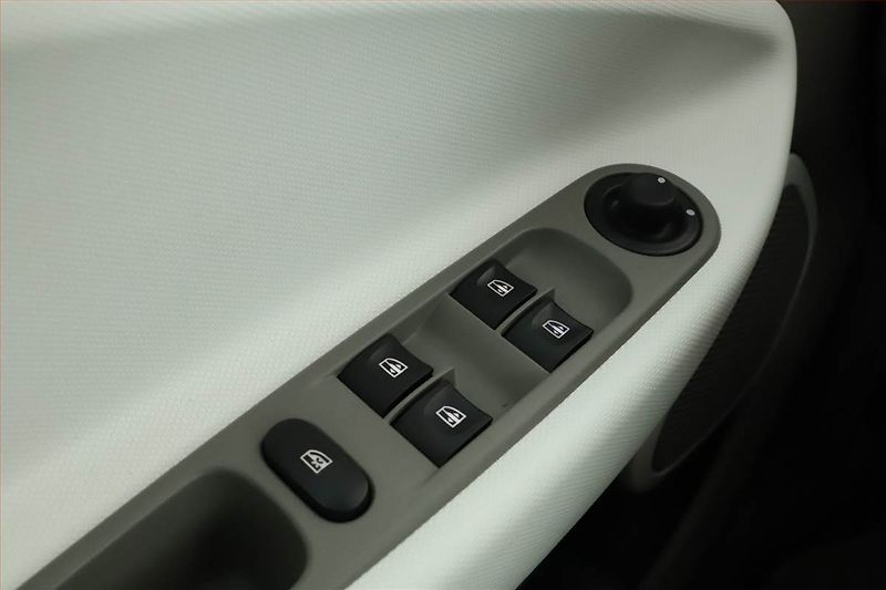 Renault ZOE (2013) Q210, SoH 92%, Automat, Navi - fotka 13 z 17