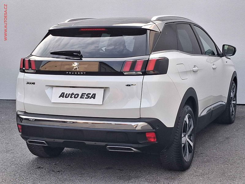 Peugeot 3008 (2020) 2.0 HDi, GT, AT, +ALU, panor - fotka 4 z 24