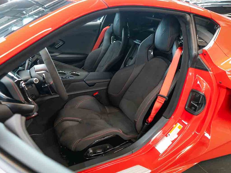 Chevrolet Corvette (2026) 6.2 Stingray 3LT Z51 Facelift - fotka 17 z 39