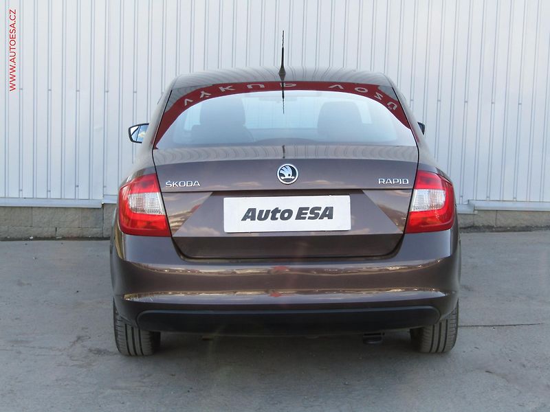 Škoda Rapid (2014) 1.2TSi, 2.maj,ČR, Fresh - fotka 5 z 16