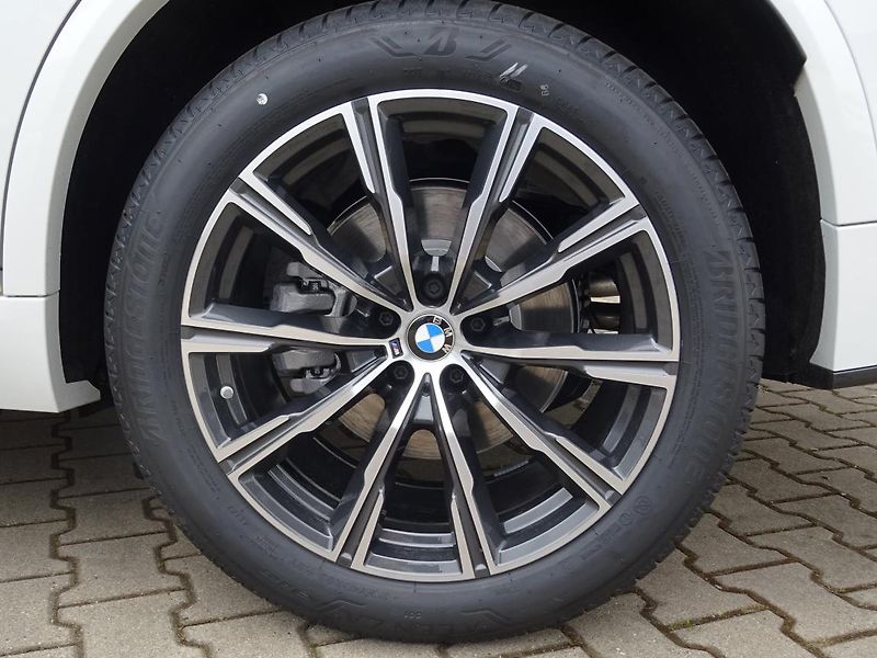 BMW X5 xDrive30d - fotka 7 z 7