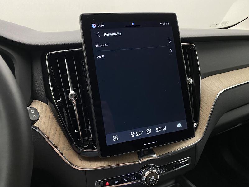 Volvo XC60 B5 AWD PLUS DARK AUT CZ 1.maj - fotka 57 z 63