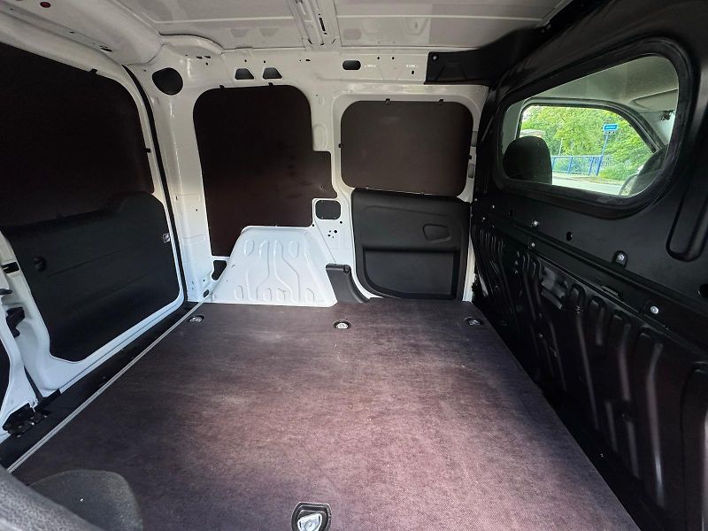 Fiat Dobló cargo 1.3 ČR 1.MAJ, DPH NEHAVAROVÁNO - fotka 10 z 25