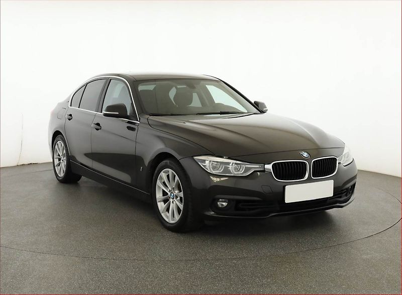 BMW Řada 3 (2016) 330e iPerformance, Automat - fotografie inzerátu