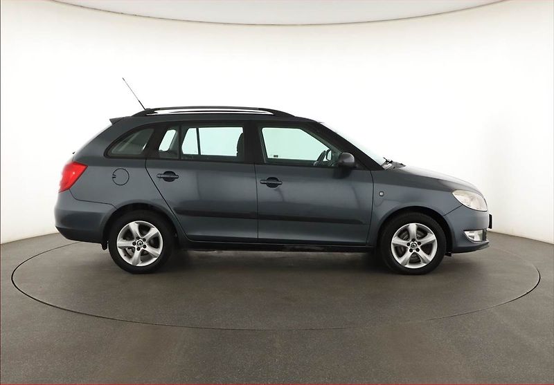 Škoda Fabia (2010) 1.6 TDI, nová STK - fotka 6 z 13