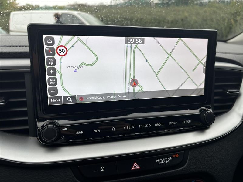 Kia Ceed 1,5 TGDi TOP ZÁRUKA CARPLAY - fotka 17 z 42