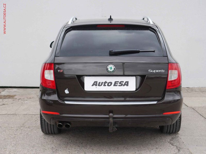 Škoda Superb (2012) 2.0TDi, AT, autoAC - fotka 5 z 20