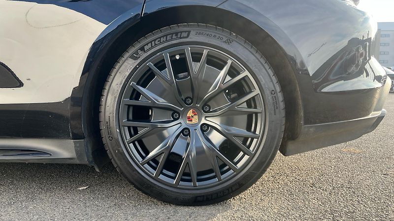 Porsche Taycan GTS - fotka 12 z 30