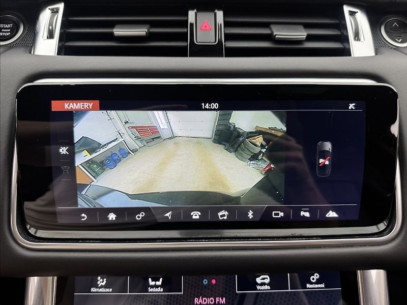 Land Rover Range Rover Sport 3,0 P400 HST HUD PANO DPH ČR - fotka 20 z 52