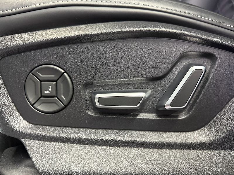 Audi Q8 60TFSI e QUATTRO, MASÁŽE, B&O - fotka 22 z 31