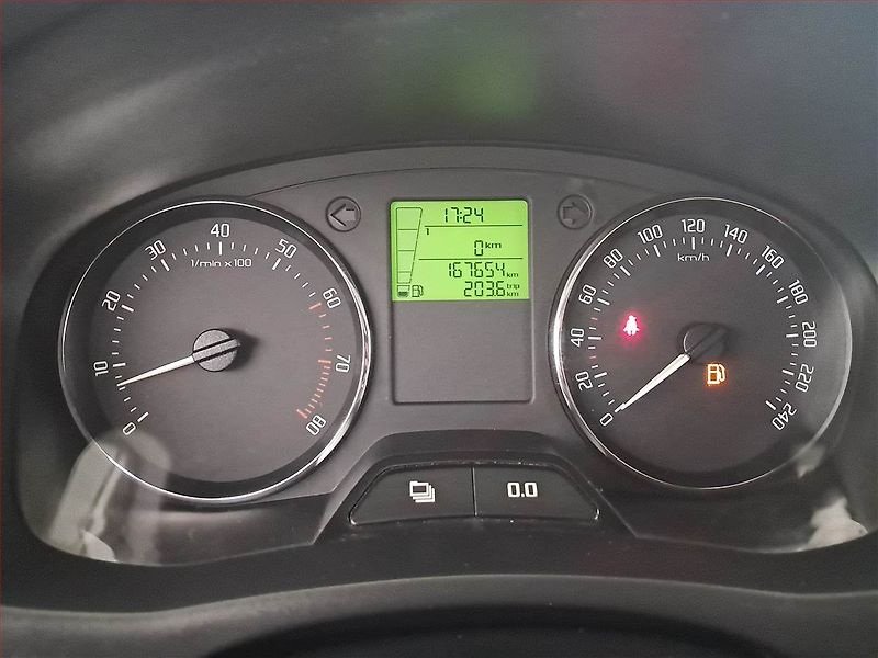 Škoda Fabia (2011) Ambiente 1.2 TSI - fotka 11 z 14