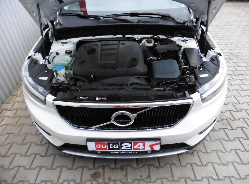 Volvo XC40 2,0 D3 Momentum PRO AWD A/T - fotka 15 z 15