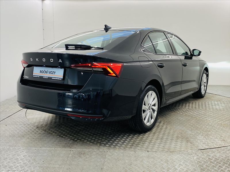 Škoda Octavia 1,5 TSI 110kW Selection - fotka 2 z 25