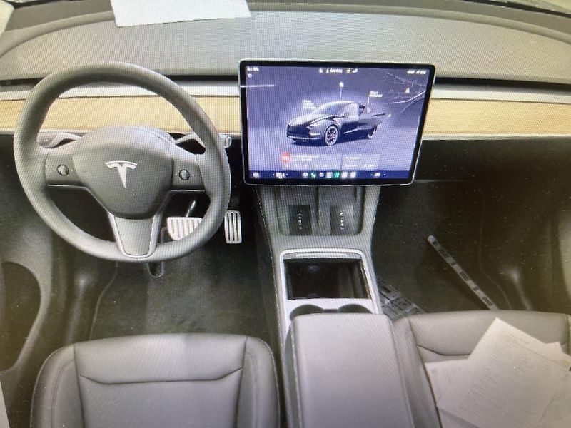 Tesla Model Y PERFORMANCE 393kw 21ALU TZ - fotka 5 z 7