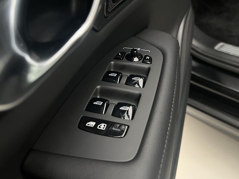 Volvo V90 T6 AWD DARK PLUS AUT - fotka 46 z 47