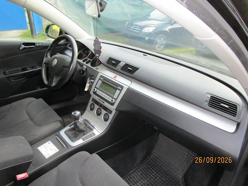 Volkswagen Passat (2008) 2,0 tdi comfort - fotka 4 z 23