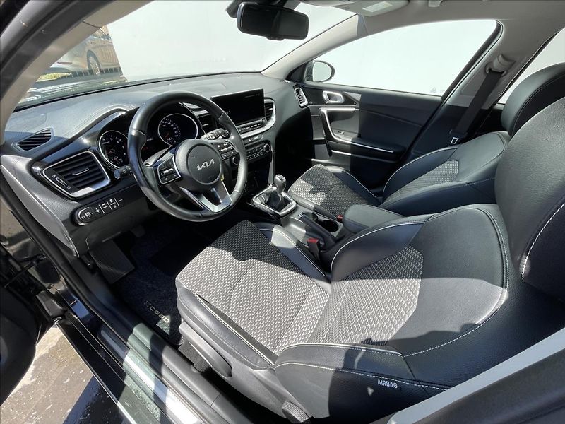 Kia XCeed 1,5 T-GDI Exclusive NAVI - fotka 5 z 23