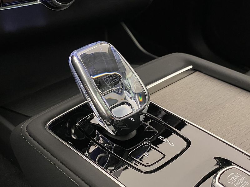 Volvo XC90 T8 RECHARGE BRIGHT ULTRA 7míst - fotka 28 z 70
