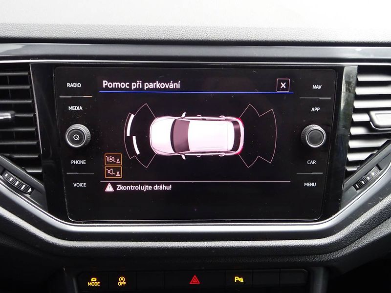 Volkswagen T-Roc (2021) 1,5TSi/ 110kW DSG Sport - fotka 22 z 26