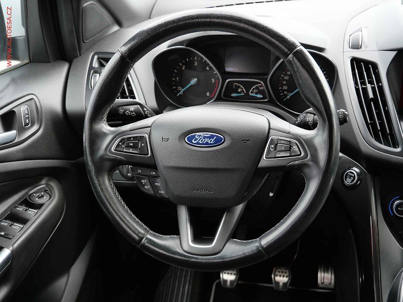 Ford Kuga (2017) 1.5 TDCi, ST-Line - fotka 13 z 20